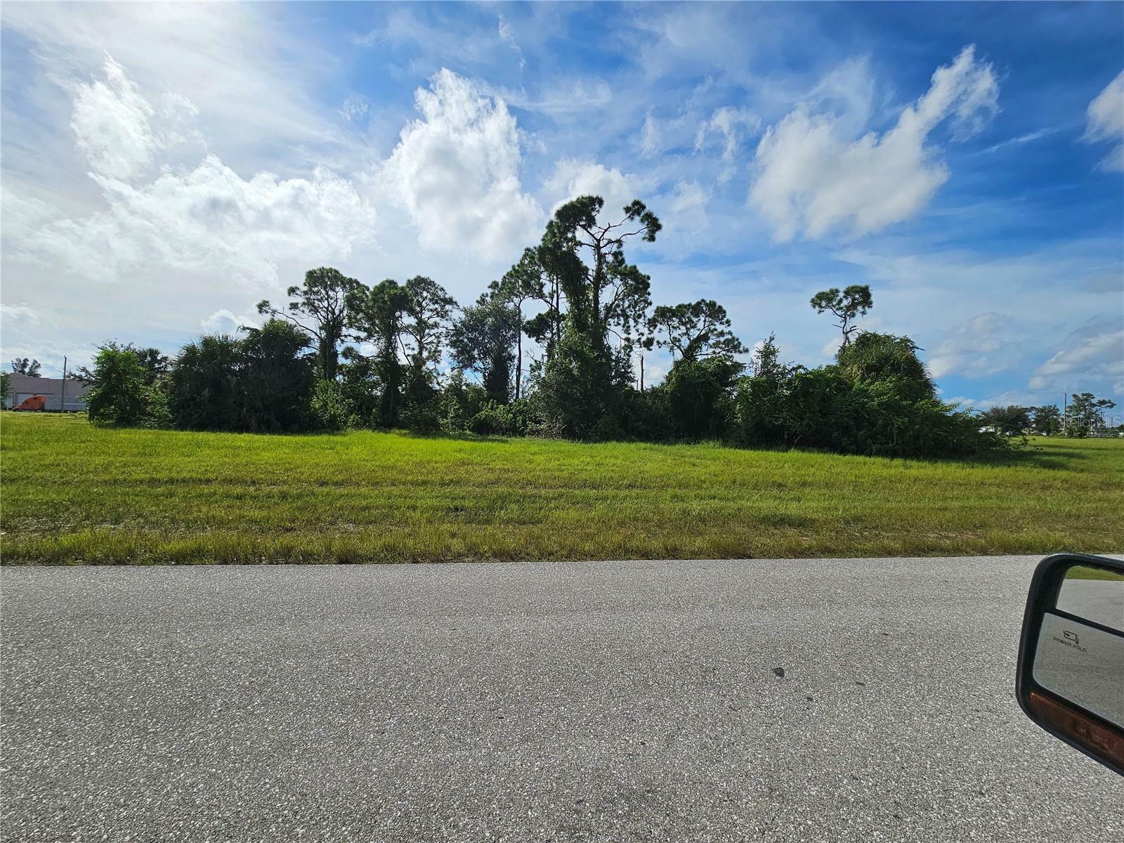 Property Photo:  1007 Ceitus Terrace  FL 33991 