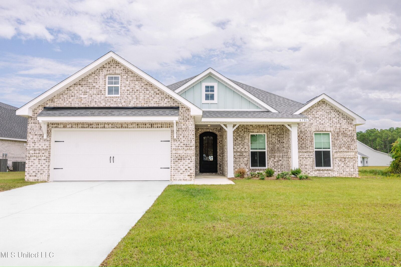 Property Photo:  8021 Berwick Court  MS 39564 