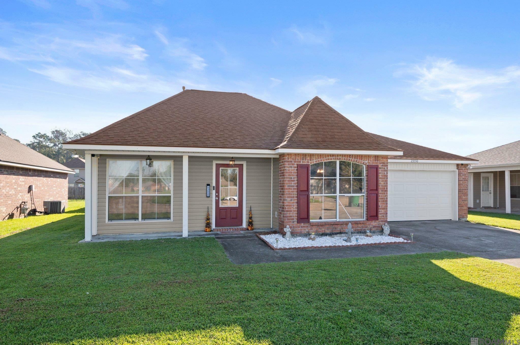 Property Photo:  23550 Country Manor Ave  LA 70726 