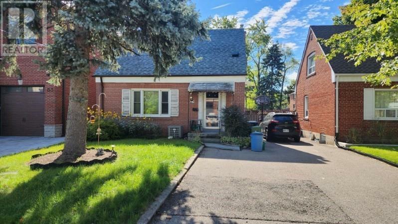 Property Photo:  85 Charleswood Drive  ON M3H 1X5 