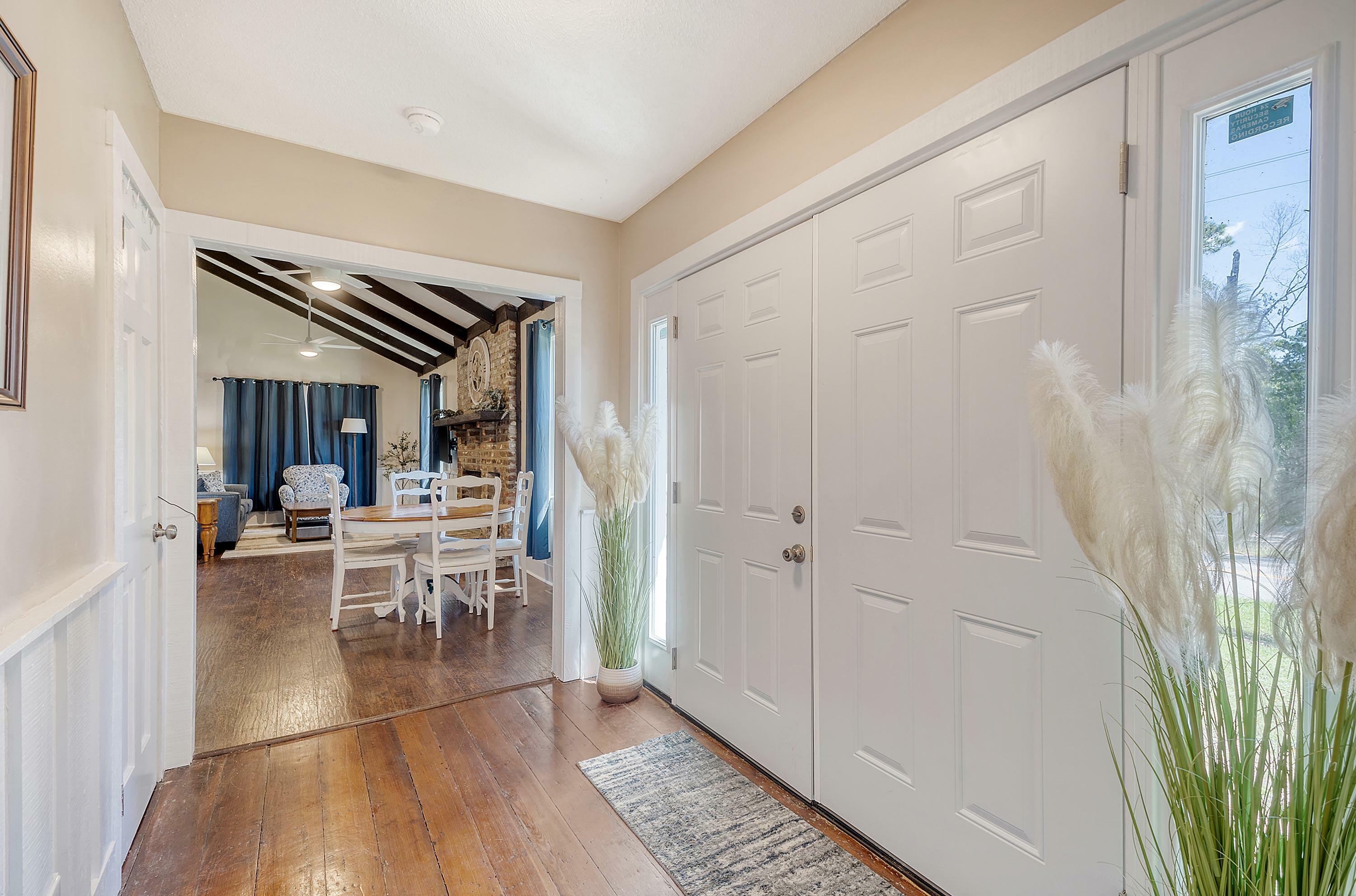 Property Photo: 525 Parkdale Drive SC 29414