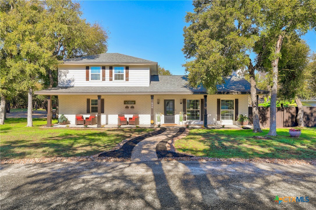 Property Photo:  600 Whispering Oaks Drive  TX 76571 