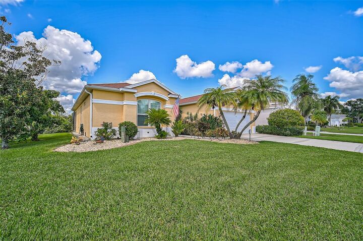 Property Photo: 4915 Avon Lane FL 34238