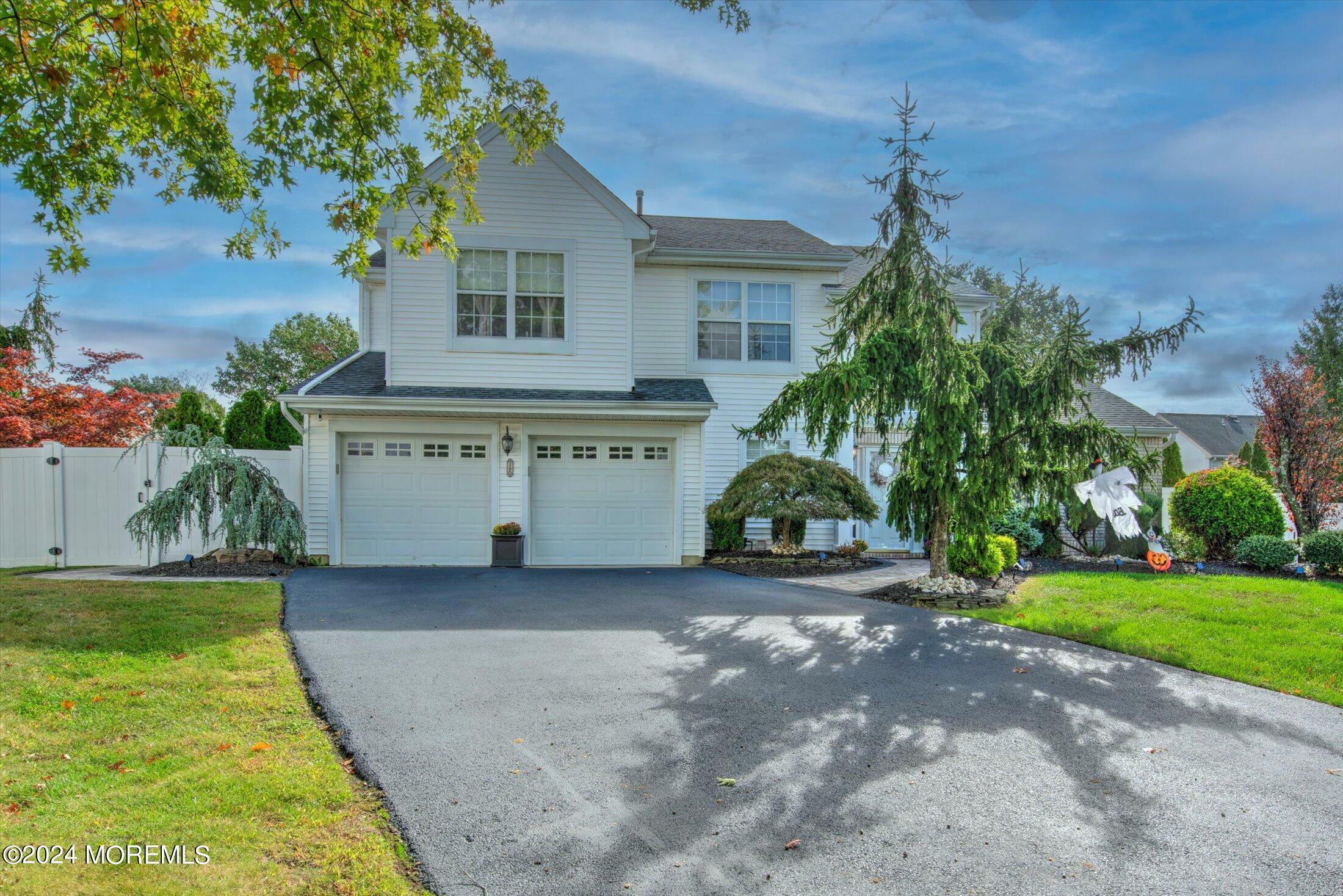 Property Photo:  12 Woodmere Court  NJ 08857 