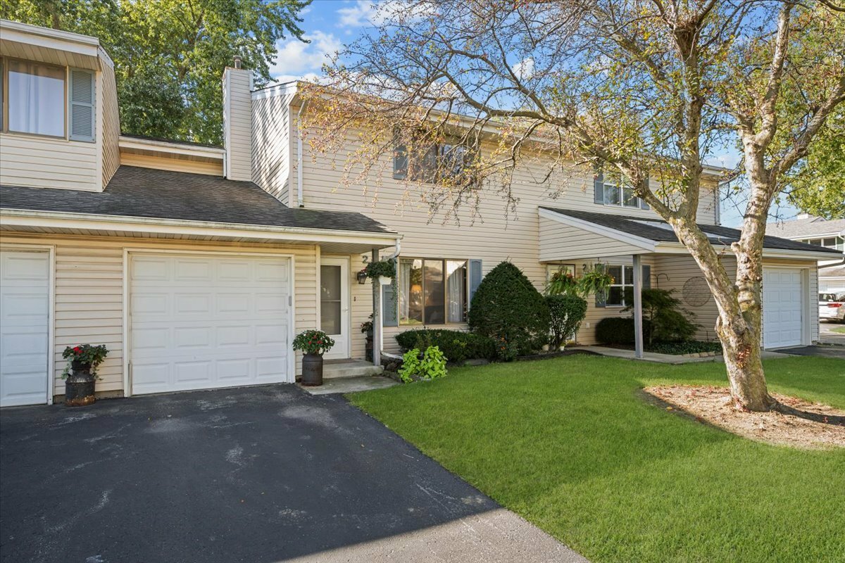 Property Photo:  2505 Iris Lane  IL 60403 