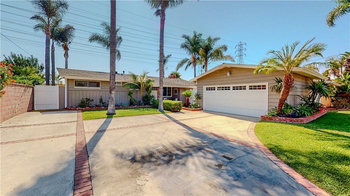 Property Photo:  9902 Pacific Avenue  CA 92804 