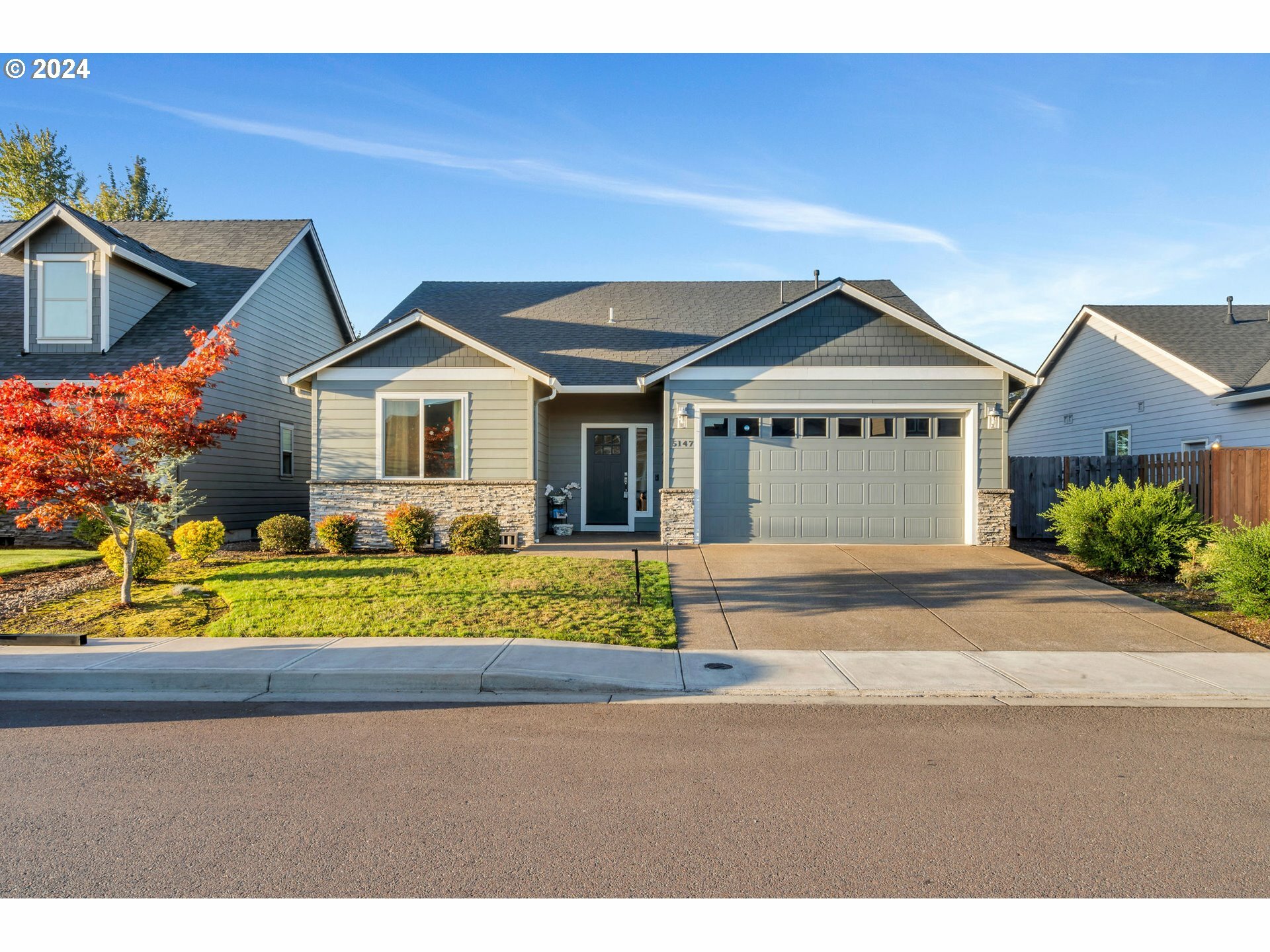 Property Photo: 5147 Davis St OR 97392
