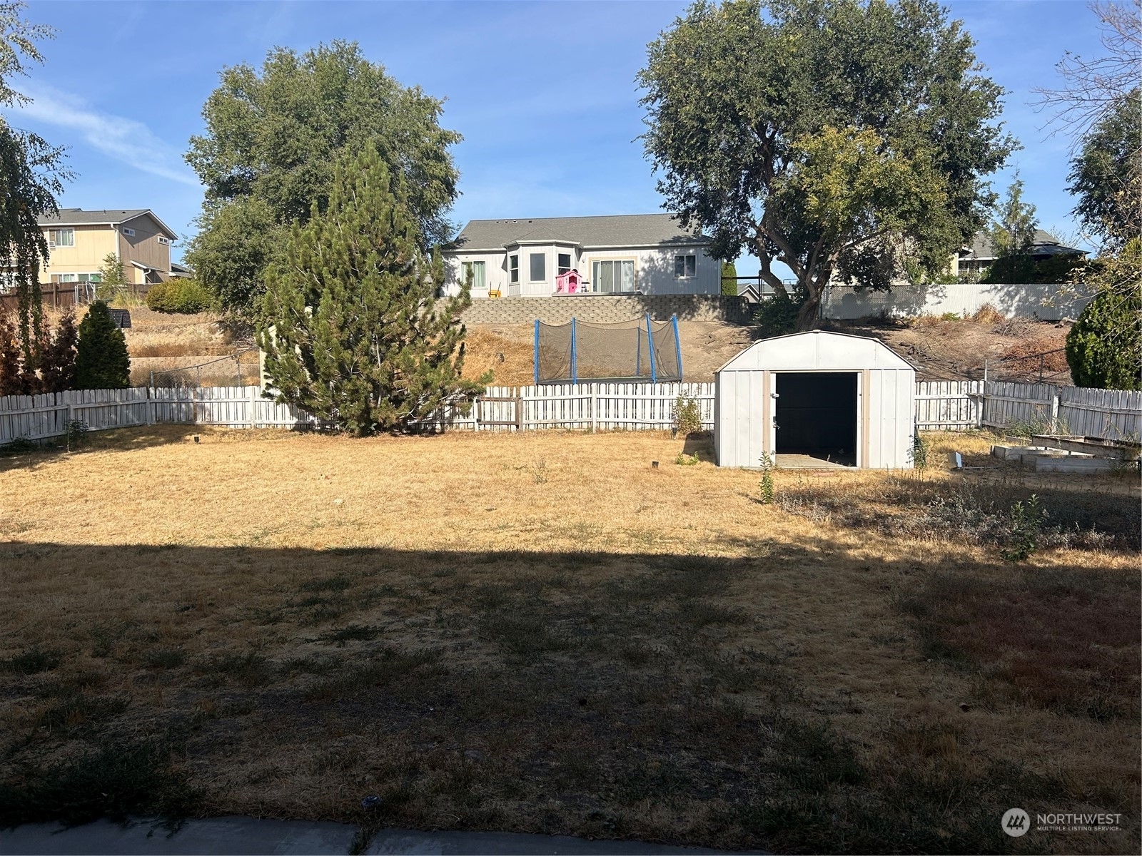 Property Photo: 812 W Edgewater Lane WA 98837