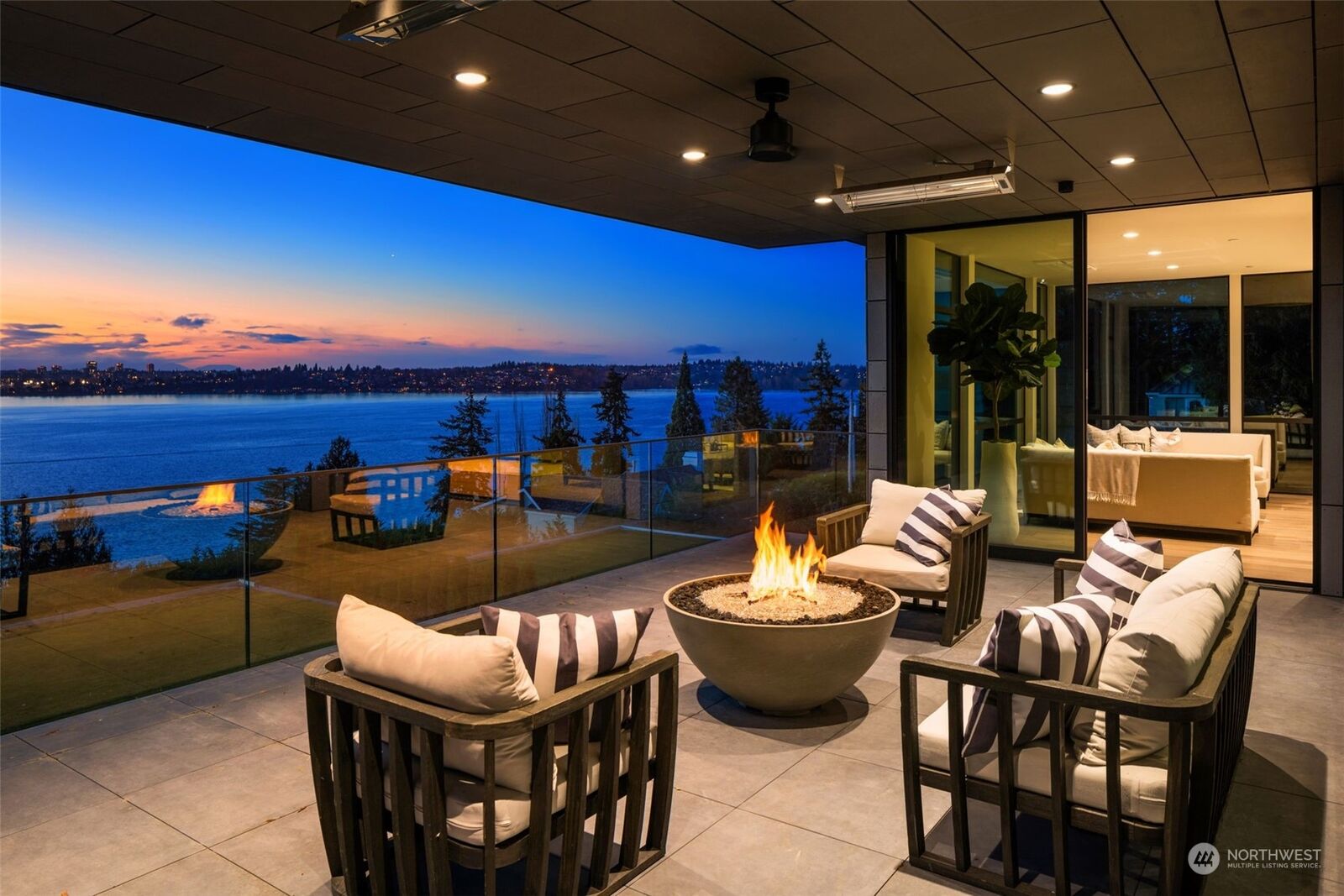 Property Photo:  3263  Evergreen Point Road  WA 98039 