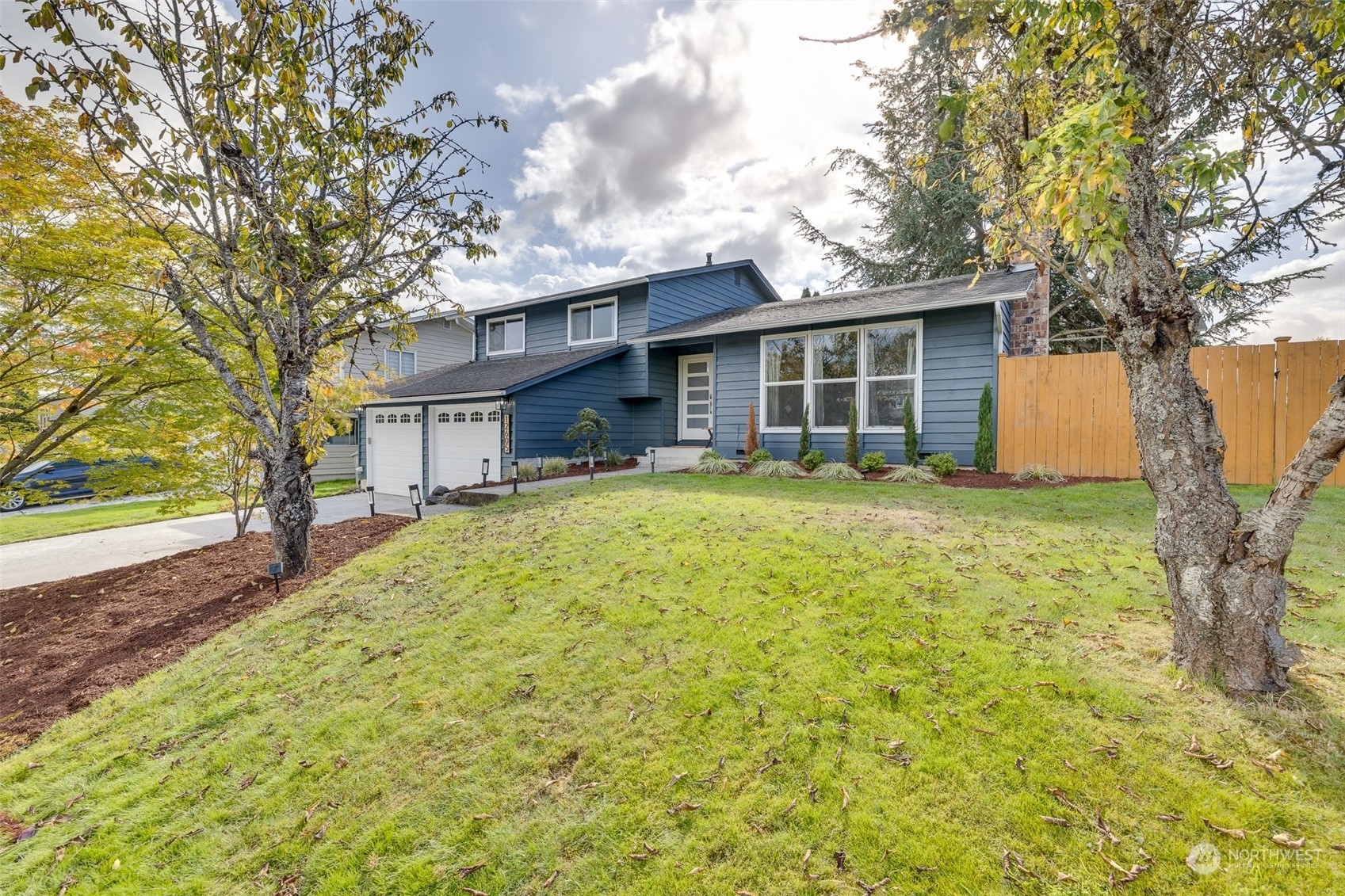 Property Photo:  12605 SE 277th Place  WA 98030 