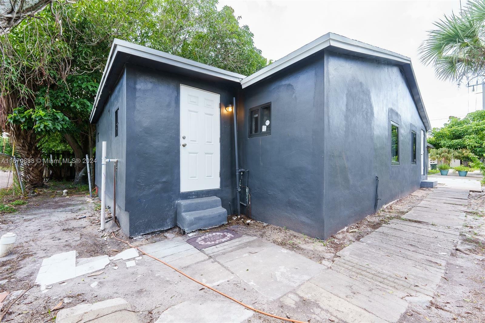 Property Photo:  11 SW 13th Ave 4  FL 33444 