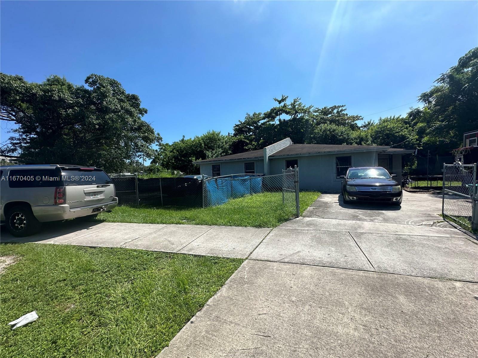 Property Photo:  10030 E Hibiscus St  FL 33157 