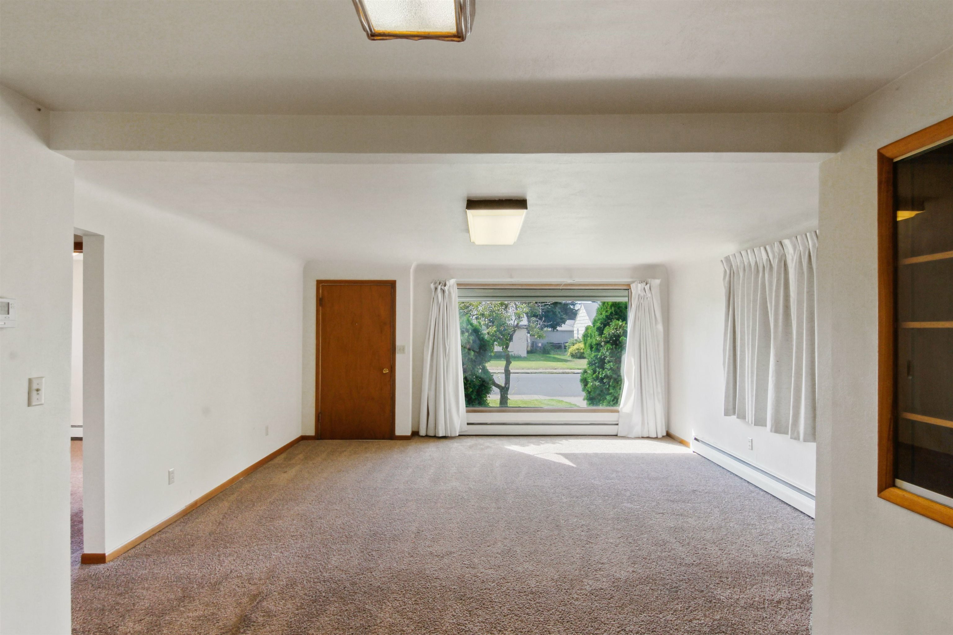 Property Photo:  4808 N Elm St  WA 99218 