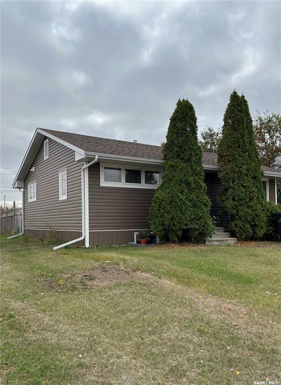 Property Photo:  616 8th Avenue W  SK S0E 1E0 