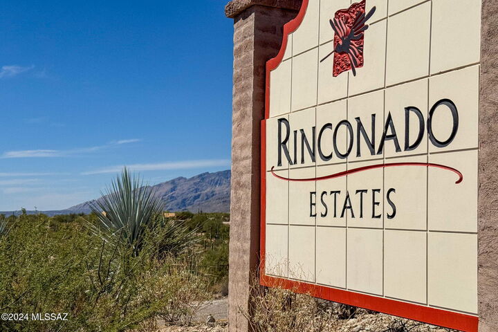 Property Photo:  13716 E Placita Del Inca 8  AZ 85749 