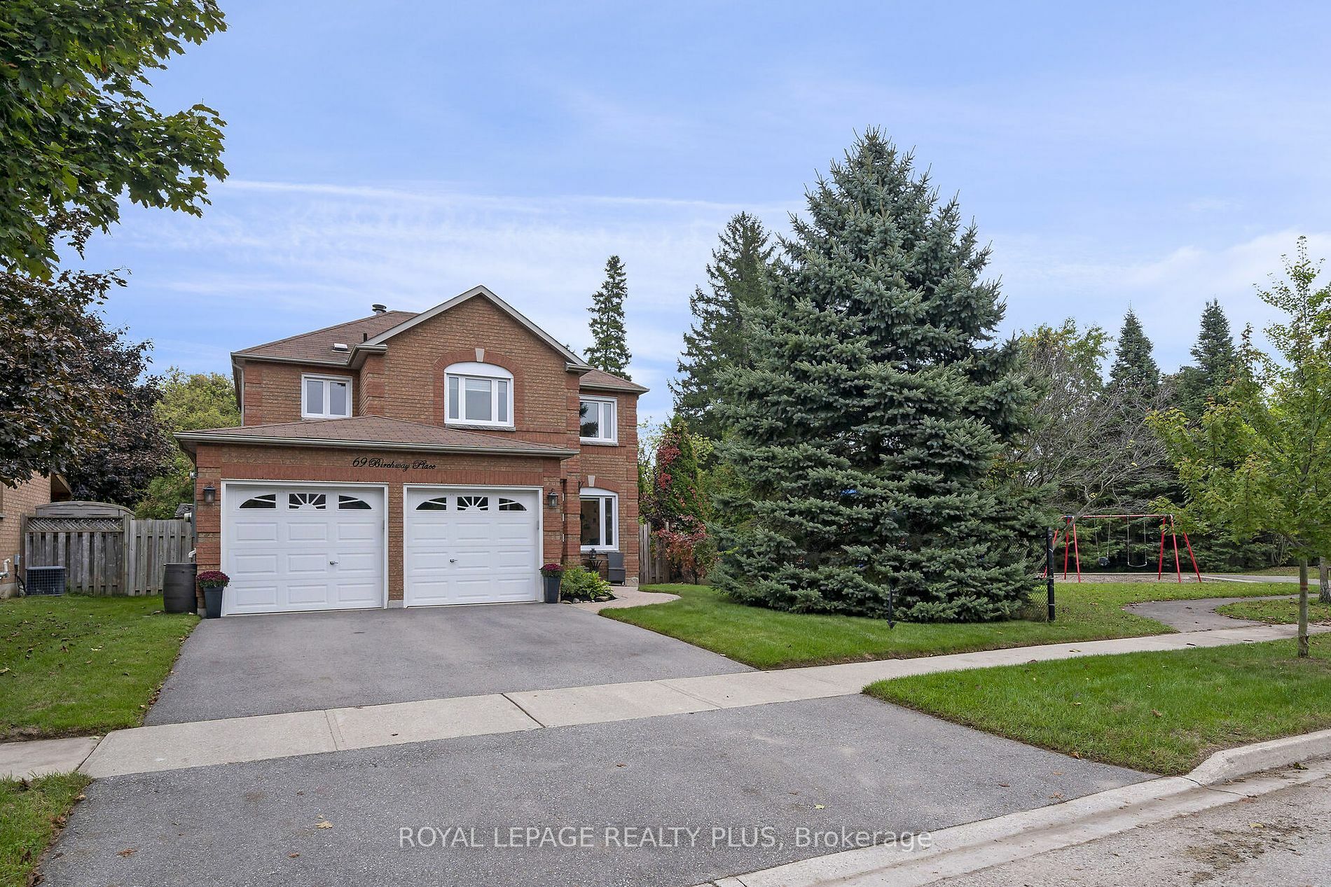 Property Photo:  69 Birchway Pl  ON L7J 2X4 