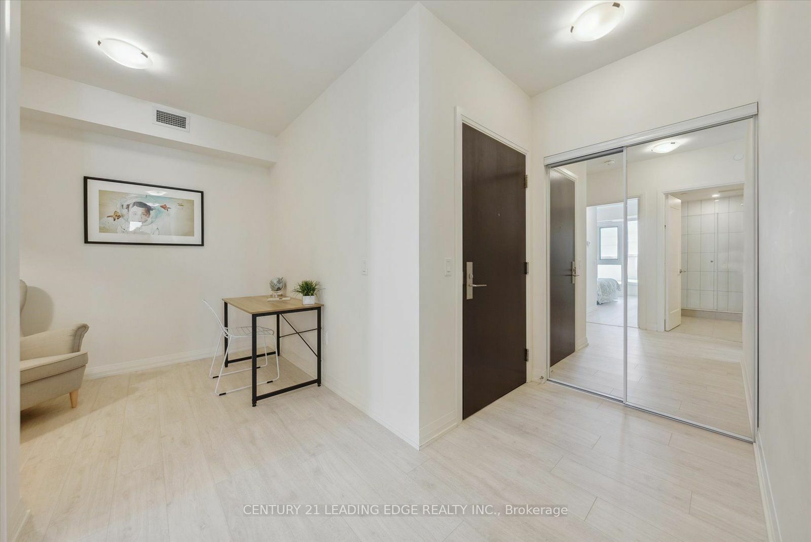 Property Photo:  9000 Jane St 216  ON L4K 0M6 