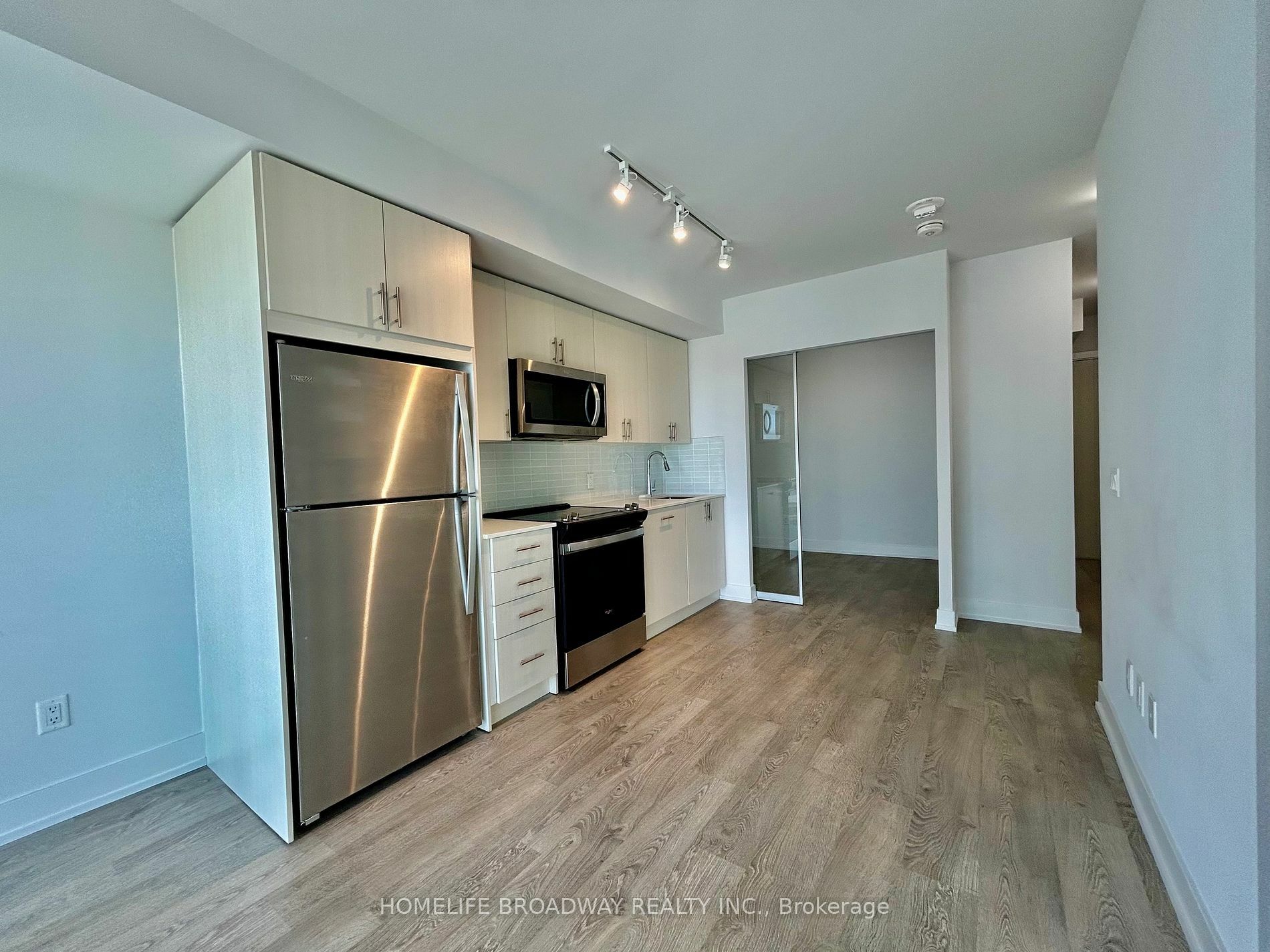 Property Photo:  2550 Simcoe St 2415  ON L1L 0R5 