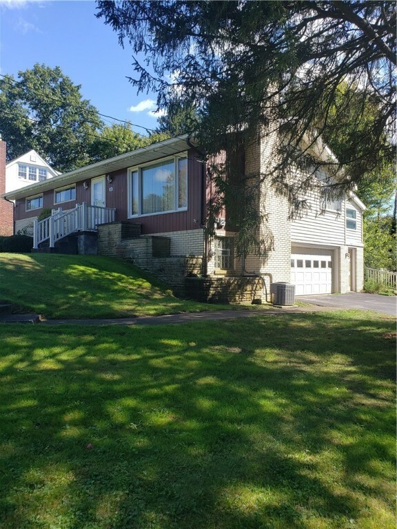 1 Evergreen Dr  Greenville PA 16125 photo