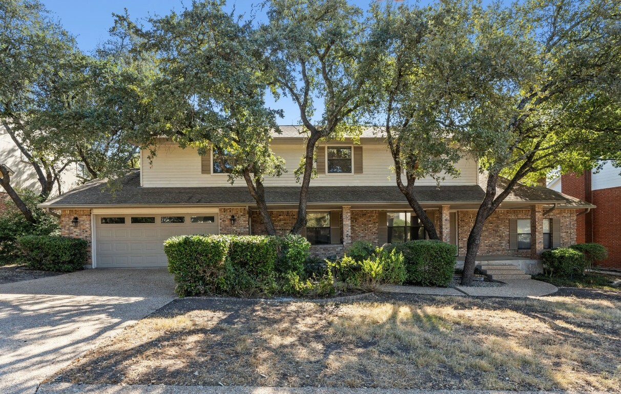 Property Photo:  10905 Chateau Hill  TX 78750 