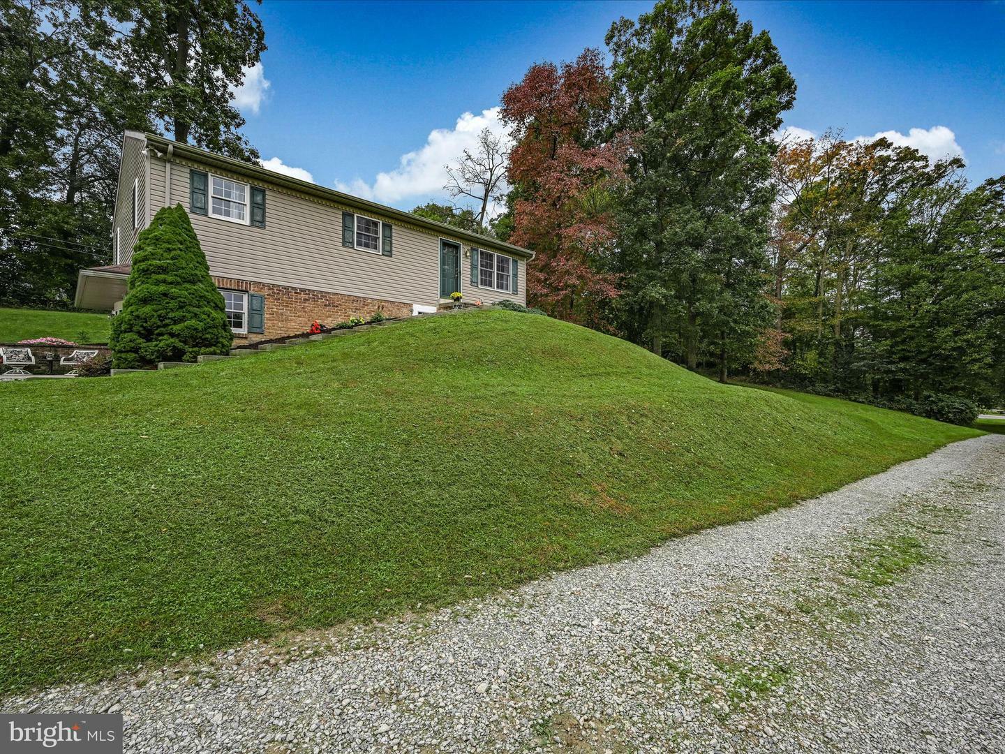 Property Photo:  200 Westbrook Road  PA 17563 