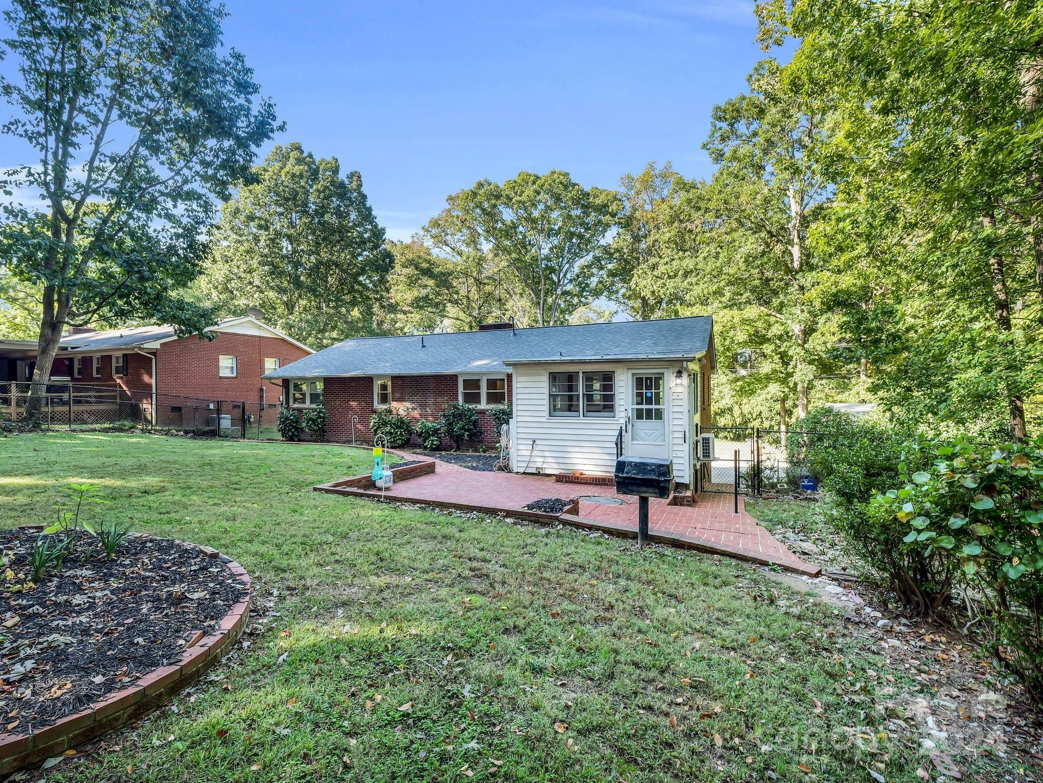 Property Photo:  806 N Flint Street  NC 28092 