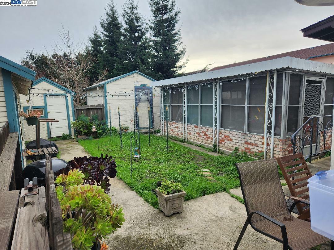 Property Photo:  181 E Lewelling Blvd  CA 94580 