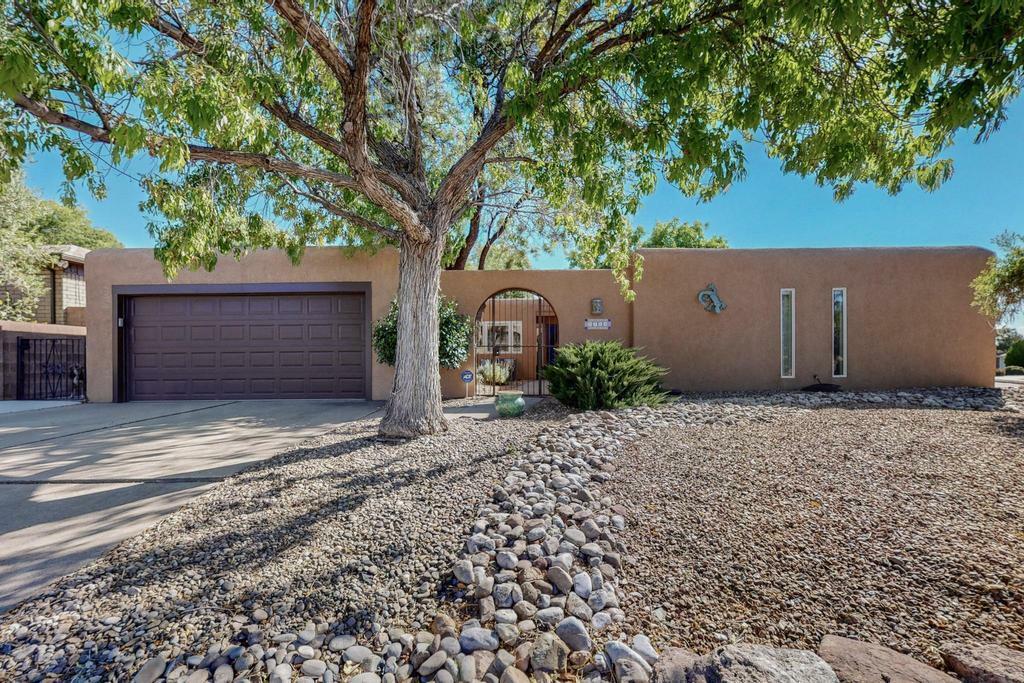 Property Photo:  9700 Admiral Dewey Avenue NE  NM 87111 