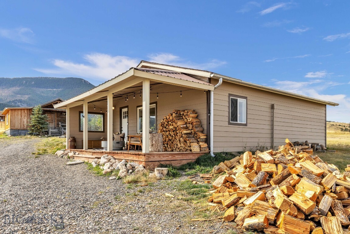 Property Photo:  33 Outlaw Hill Road  MT 59047 