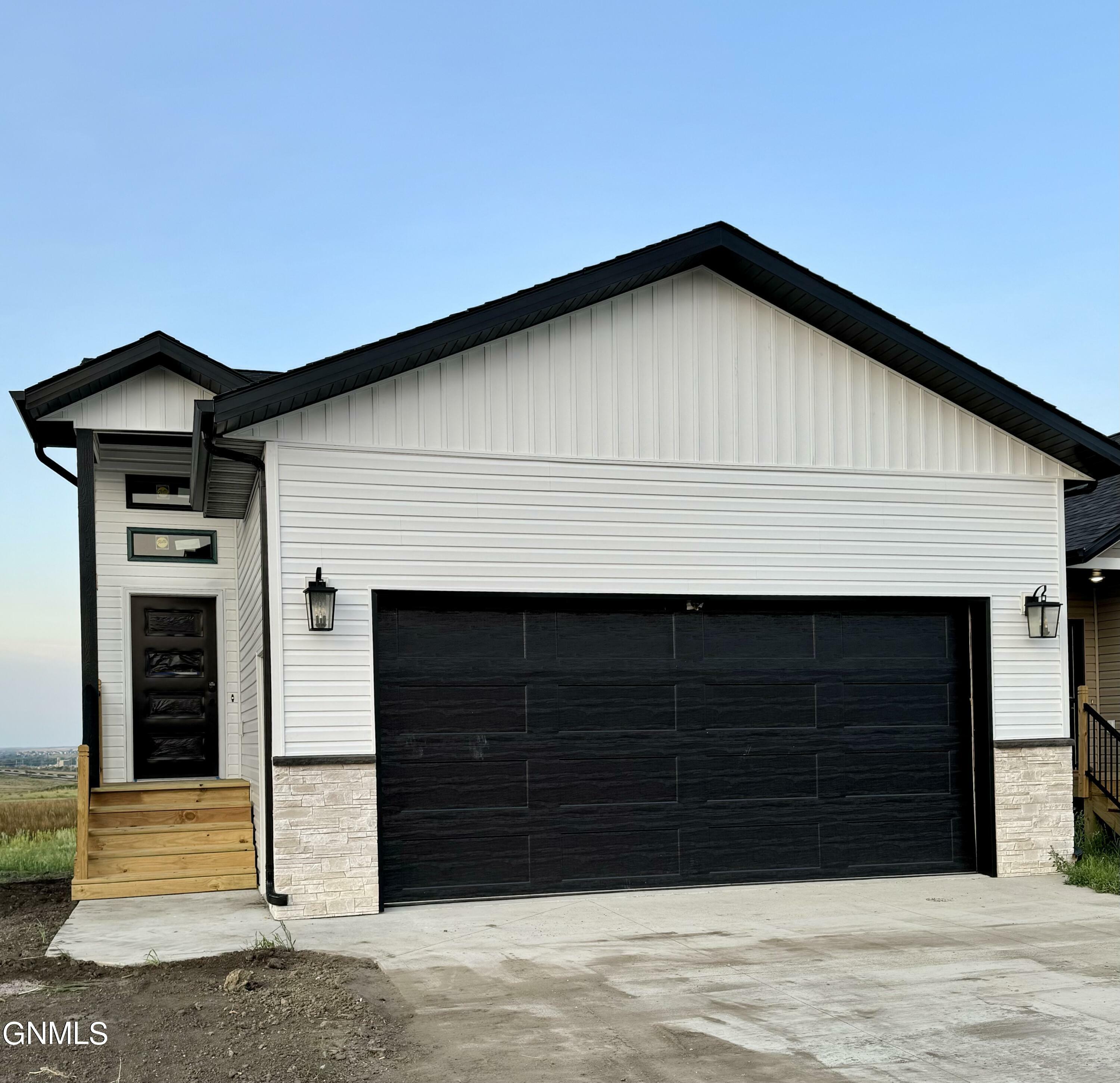 Property Photo:  1008 Beretta Street NW  ND 58554 