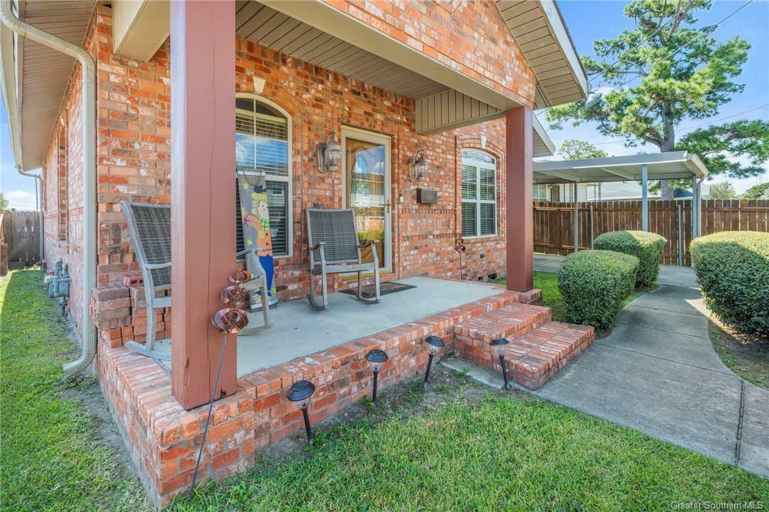 Property Photo:  1628 Brick Street  LA 70601 