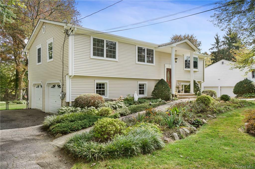 Property Photo:  510 Overlook Drive S  NY 10541 