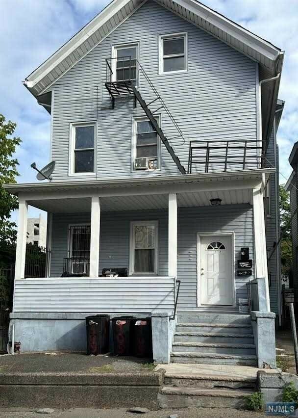 Property Photo:  109 Fair Street 3rd Floor  NJ 07501 