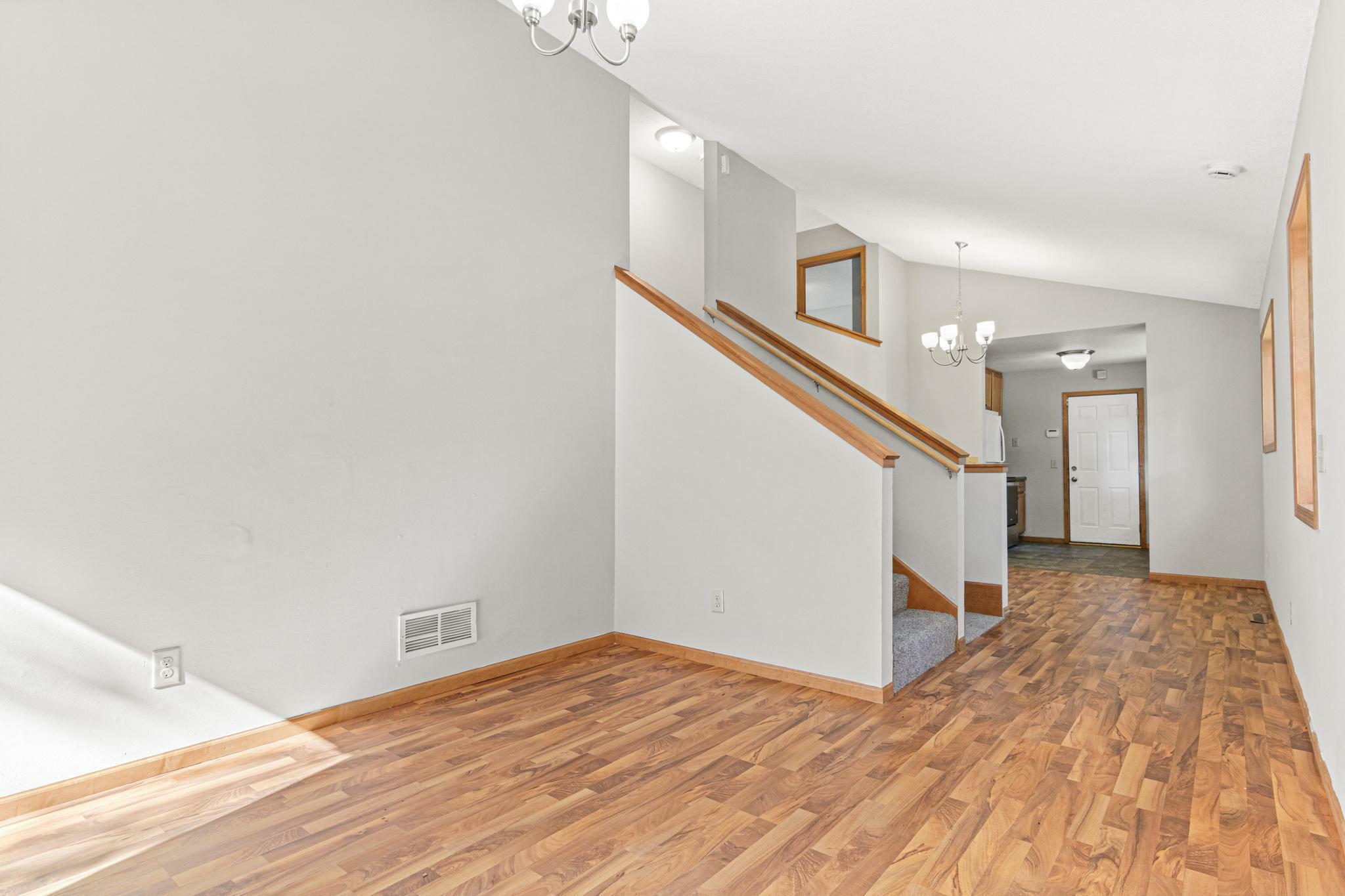 Property Photo:  425 Jessamine Avenue E  MN 55130 