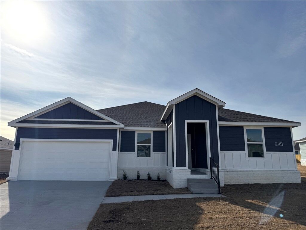 Property Photo: 4519 W Canyon Run Drive AR 72704