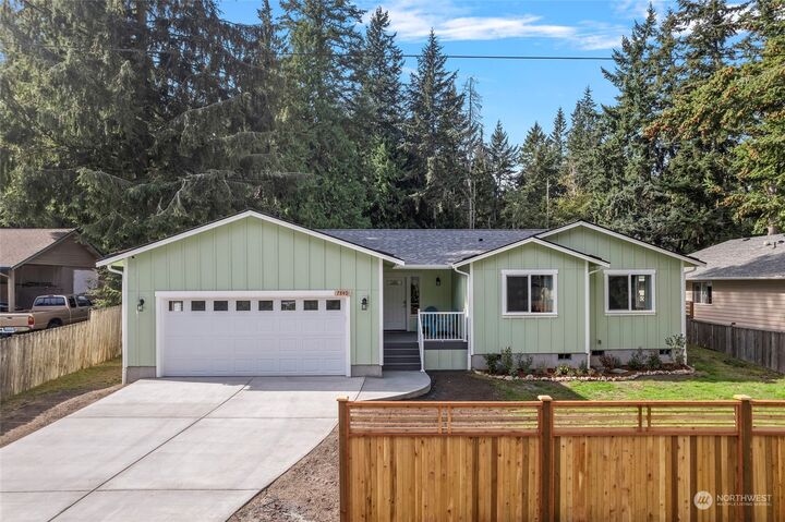7840  Blakely Avenue  Clinton WA 98236 photo