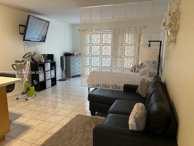 Property Photo:  1400 SW 124th Ter 307Q  FL 33027 