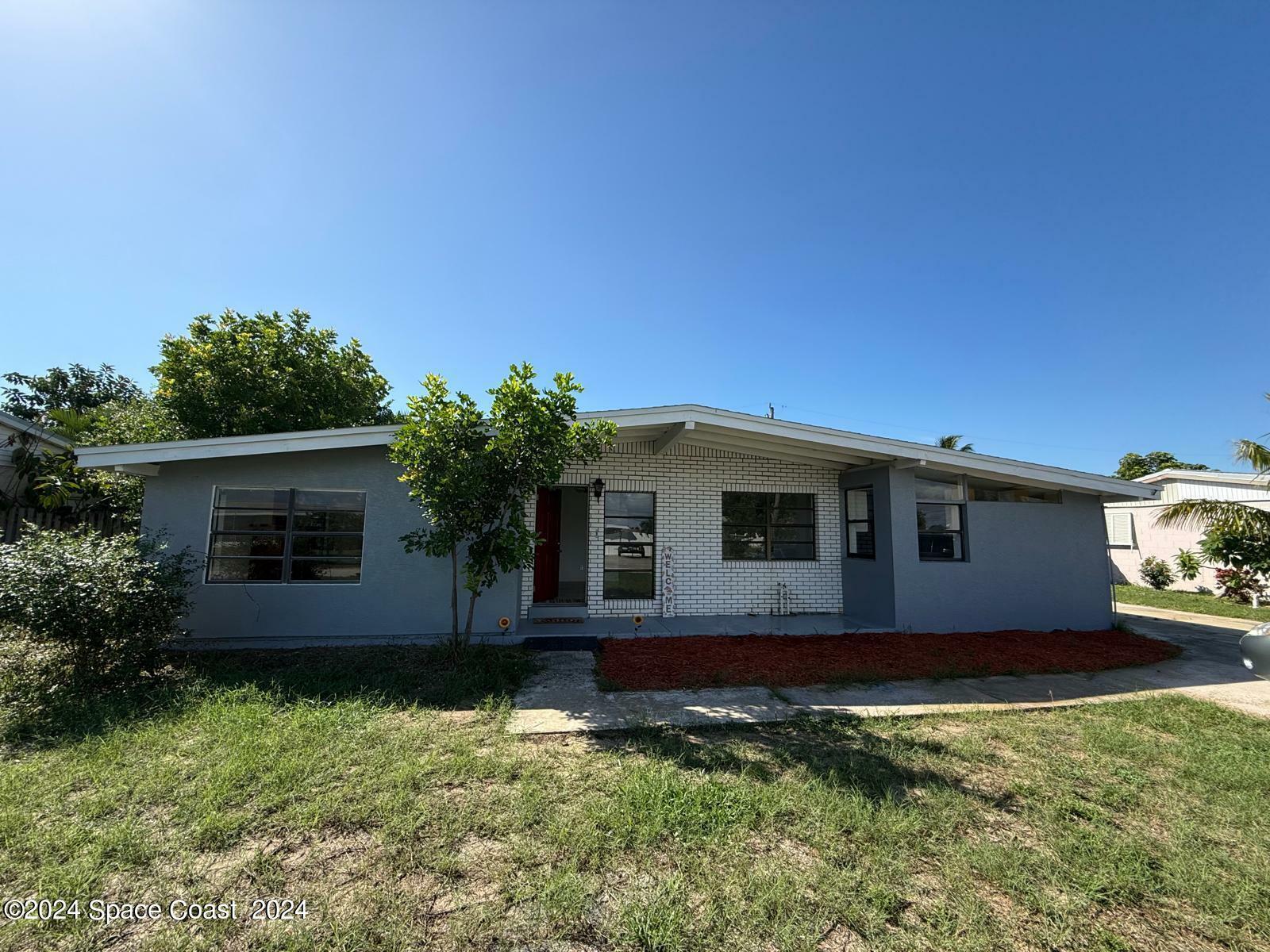 Property Photo:  120 NE 3rd Street  FL 32937 