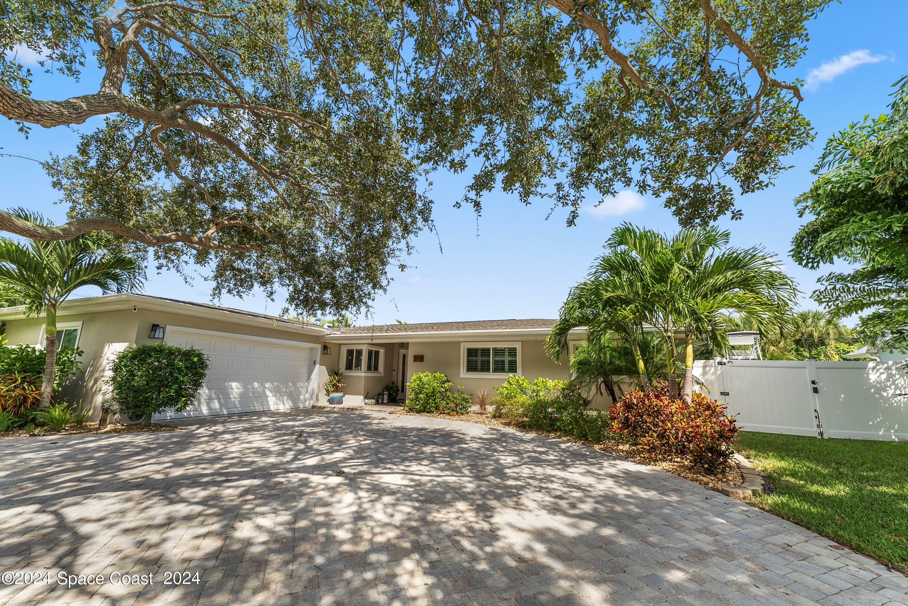 Property Photo:  490 Harwood Avenue  FL 32937 