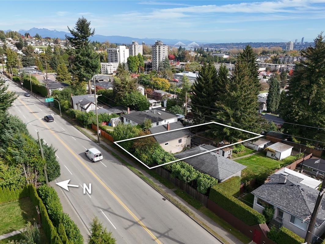 Property Photo:  112 Tenth Avenue  BC V3L 2B1 