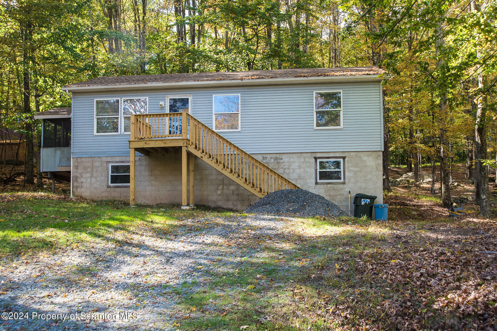 Property Photo:  1023 Tomahawk Road  PA 18436 