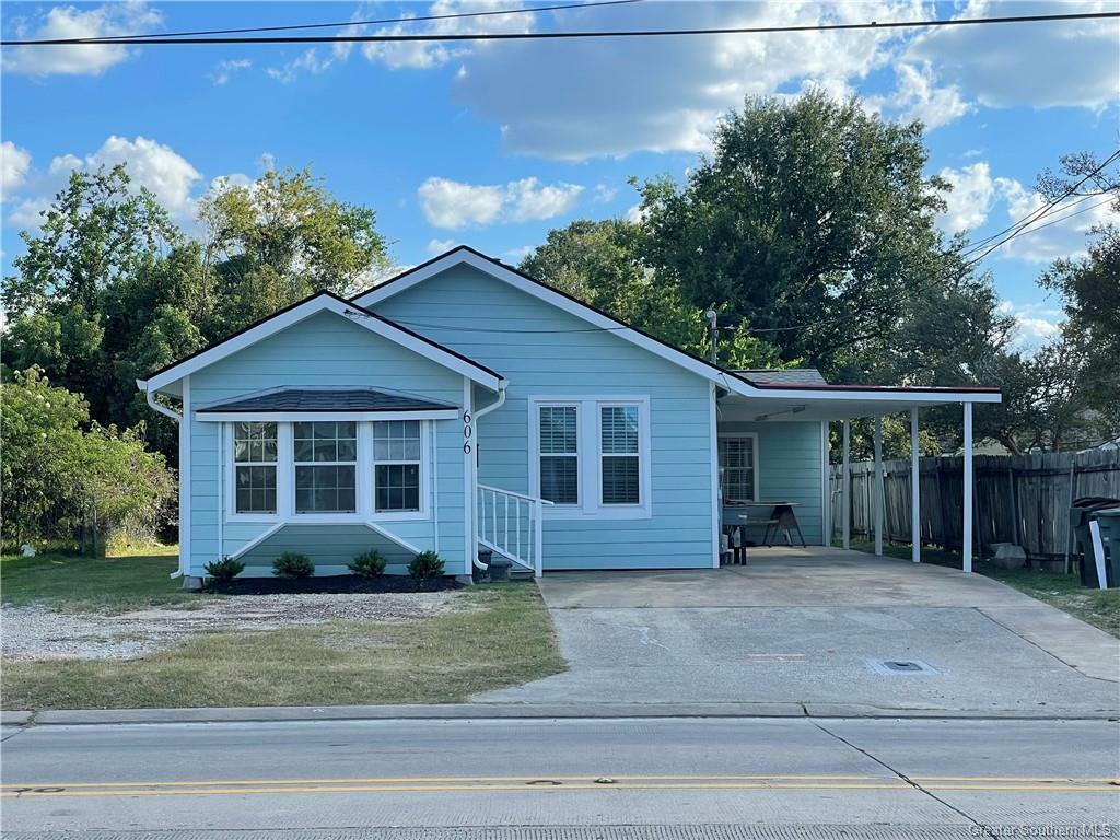 Property Photo: 606 Alamo Street LA 70601