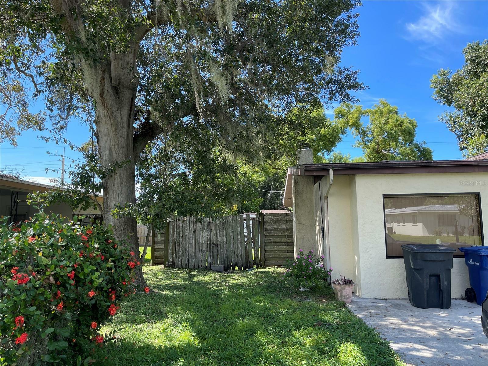 Property Photo:  4234 Deerfield Drive  FL 34233 