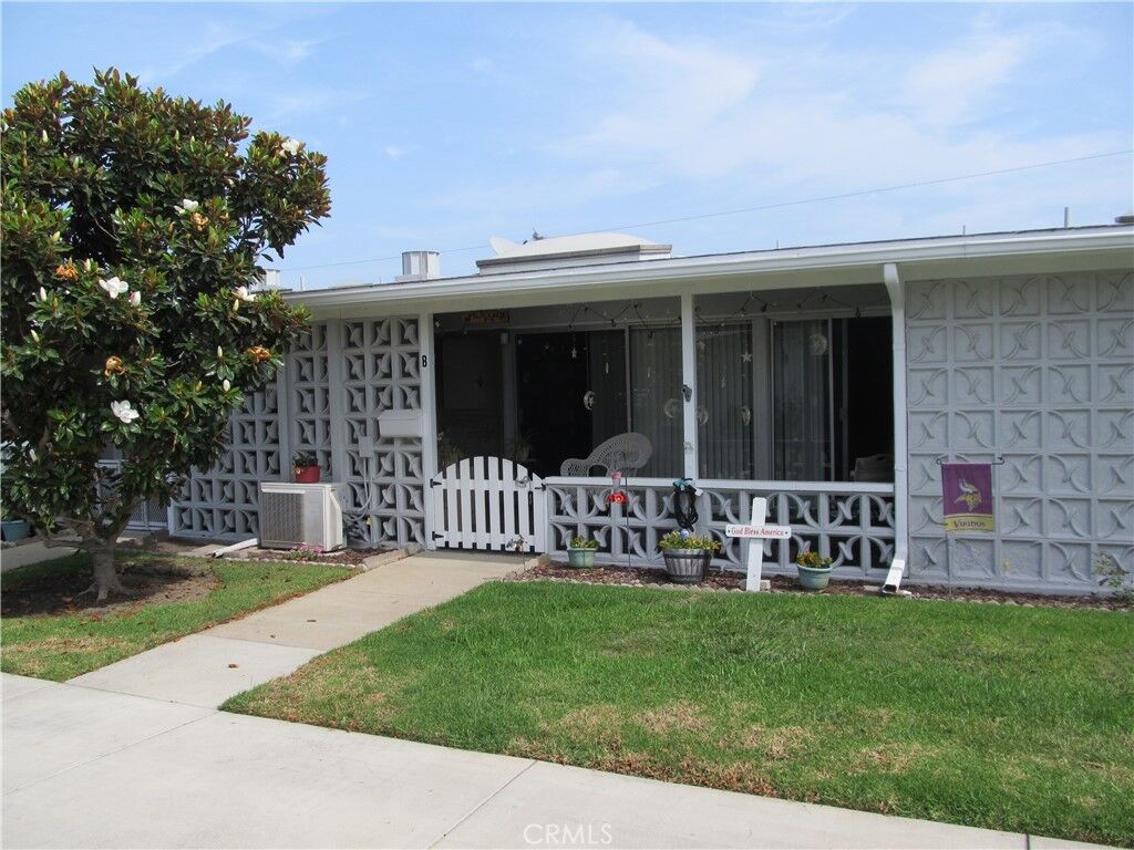 Property Photo:  13761 El Dorado Drive, M-3, 17B  CA 90740 