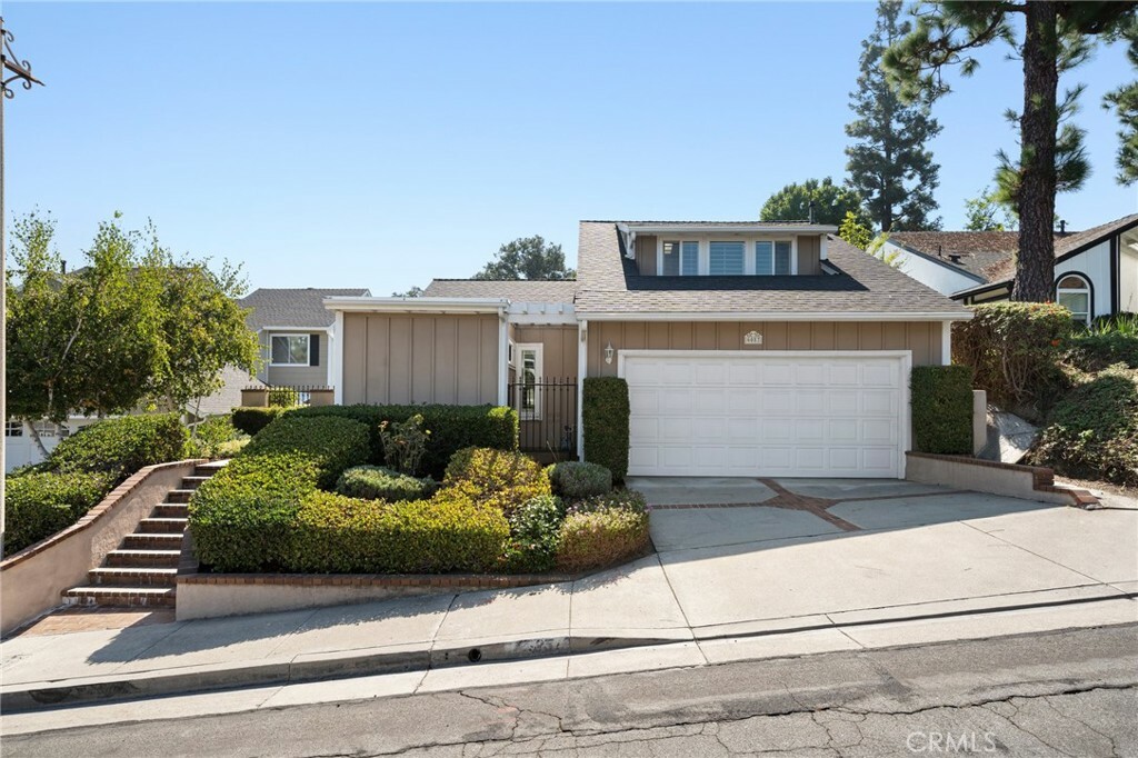 6087 E Brighton Lane  Anaheim Hills CA 92807 photo