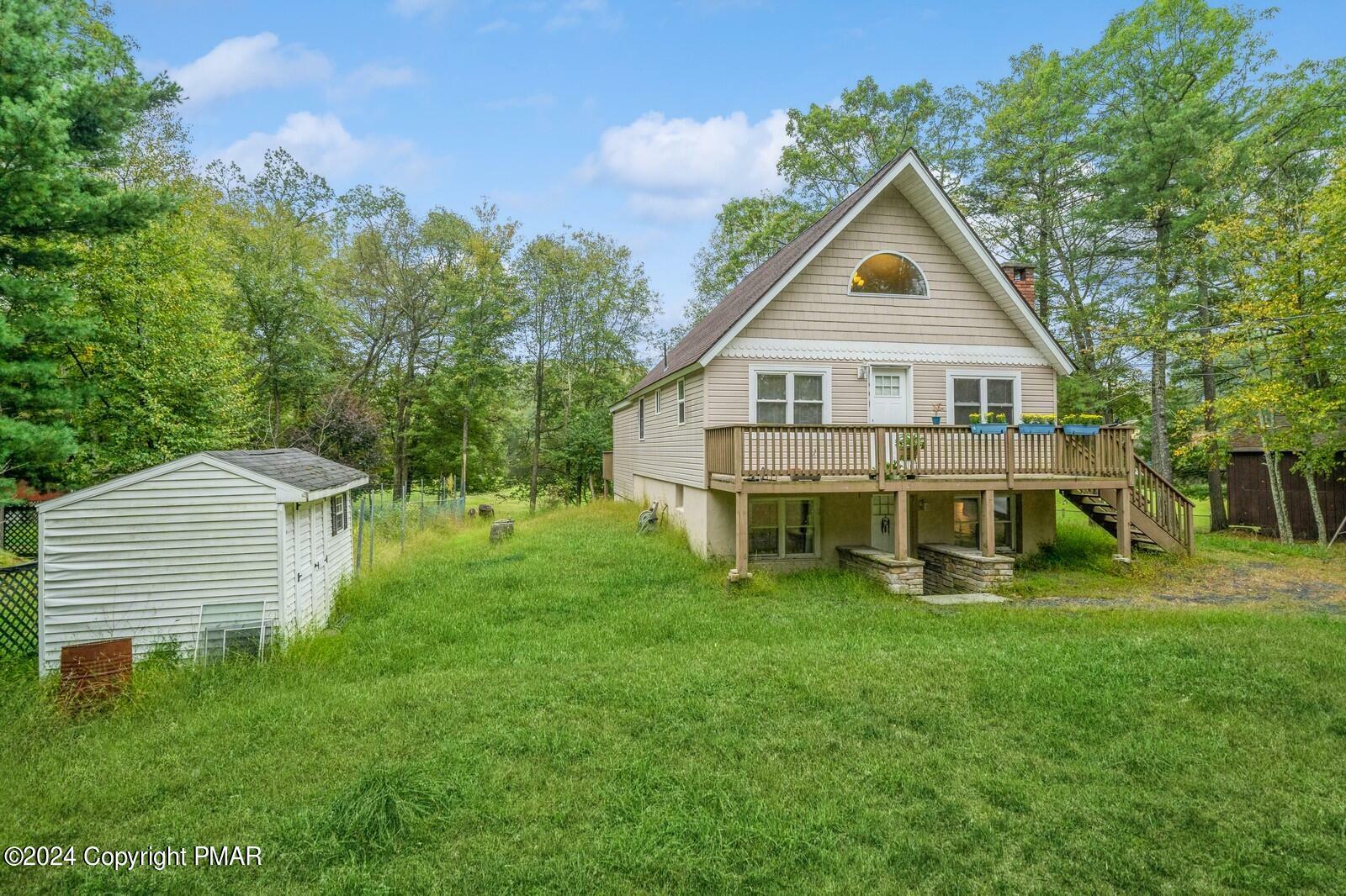 Property Photo:  104 Swan Drive  PA 18328 