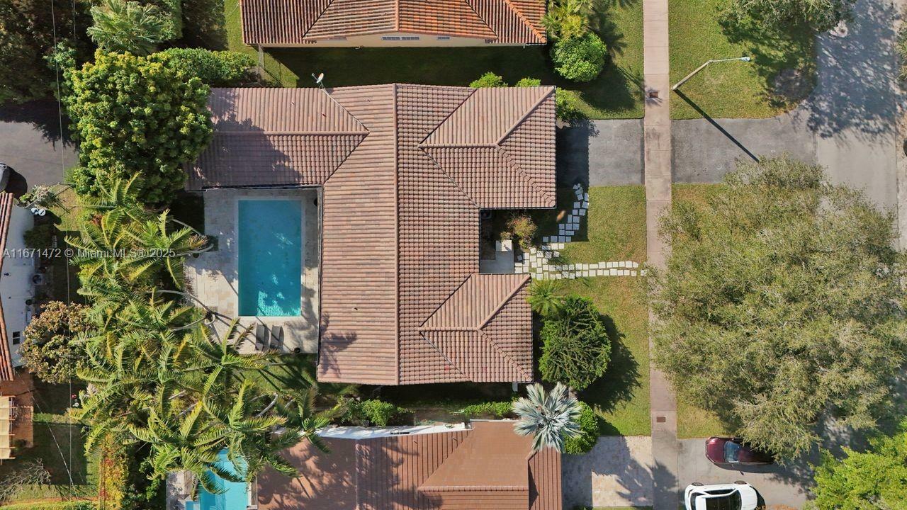 Property Photo: 430 Miller Rd FL 33146
