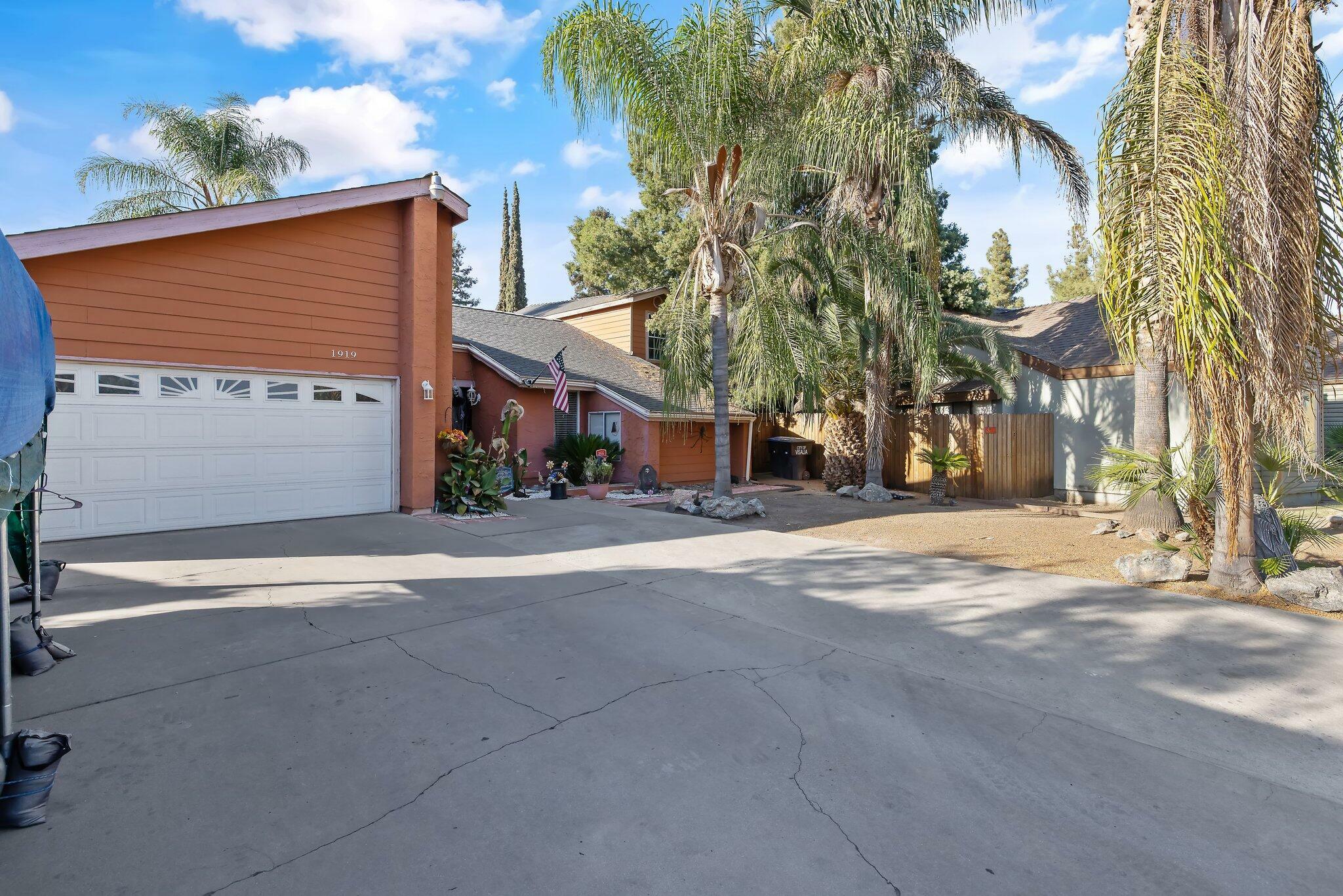 Property Photo:  1919 E Andrea Court  CA 93292 