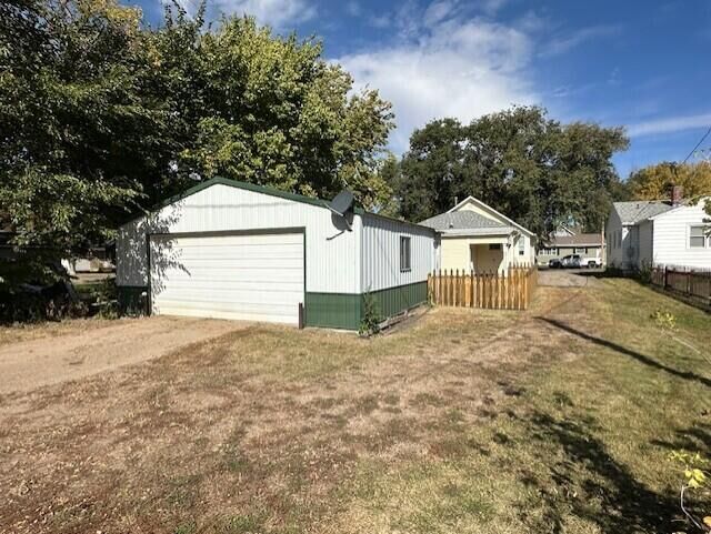 Property Photo:  806 SE 11th Ave  SD 57401 