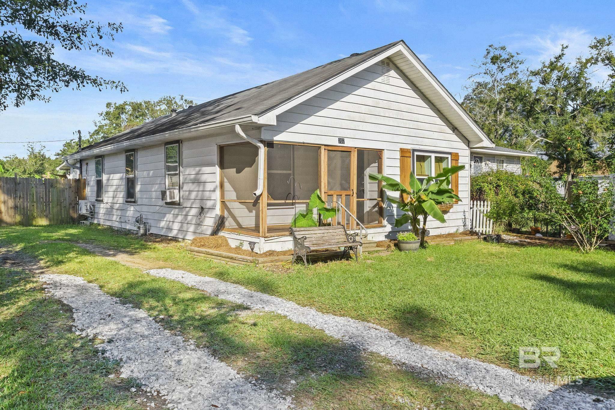 Property Photo:  707 N Cedar Street  AL 36535 